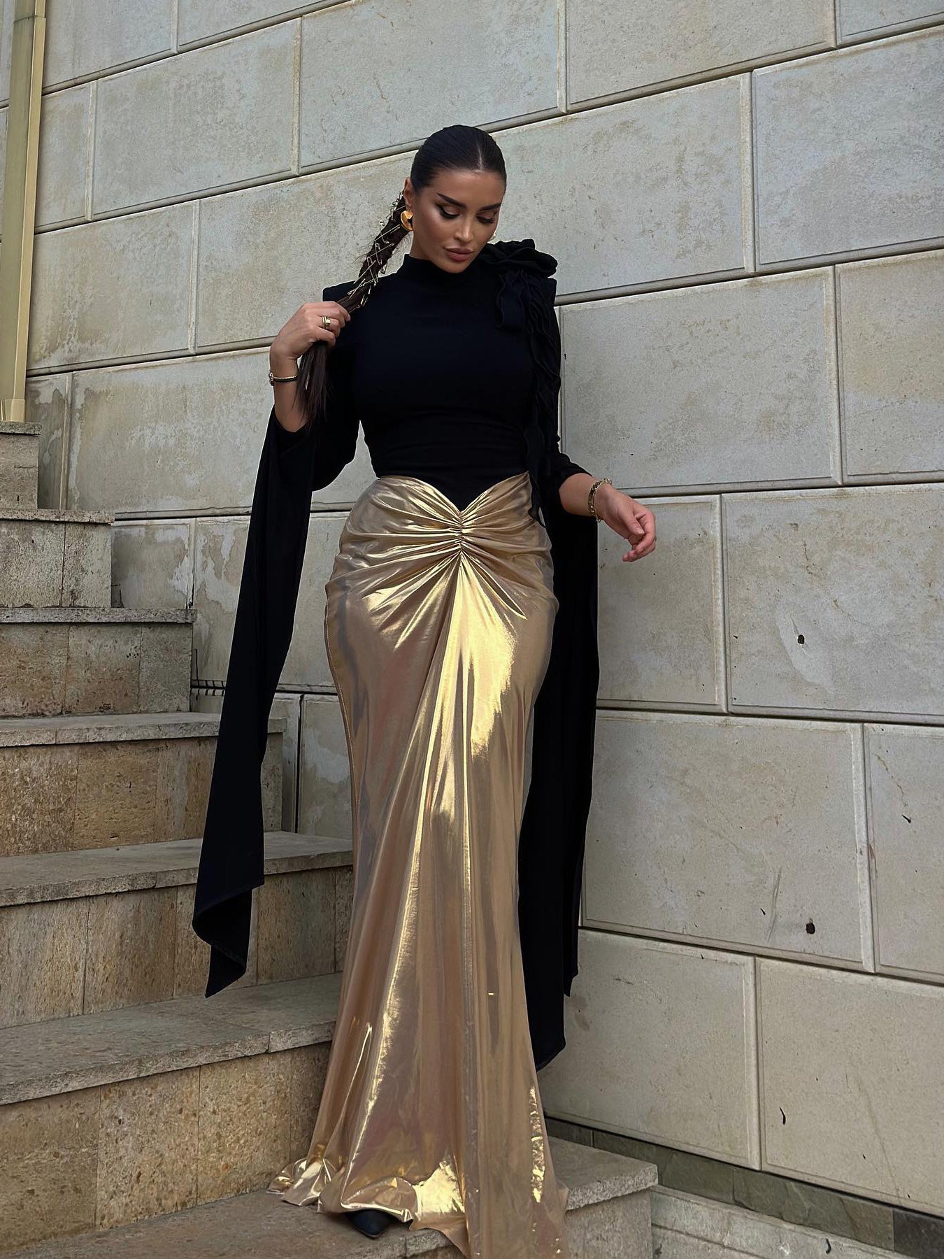 Contrast Pleated Long-sleeve Bodycon Dress